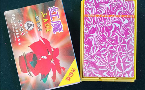 专业级琼结牌具琼结扑克防滑耐磨使用全解析 专业级琼结牌具琼结扑克防滑耐磨使用全解析